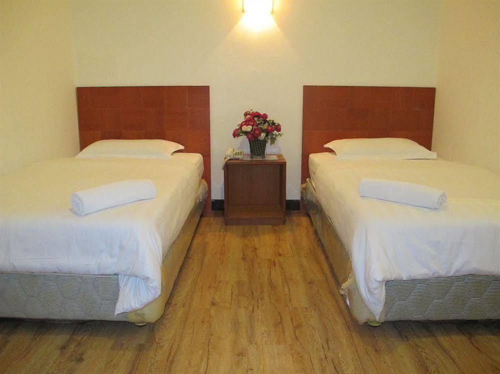 קוטה קינבלו Switz Paradise Hotel - 5 Minute Walk To Centre Point And 10 Minute Walk To Waterfront- מראה חיצוני תמונה